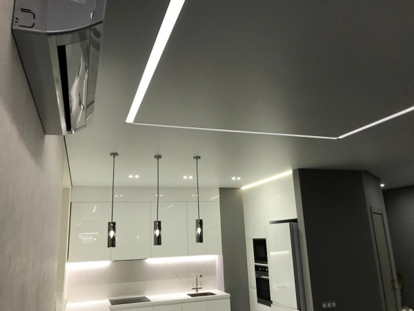 Фото натяжного потолка с подсветкой в квартиру